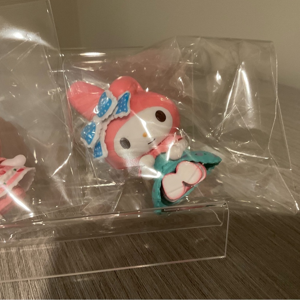 My Melody Mini Figures - Set of 3 - Picture 5 of 7